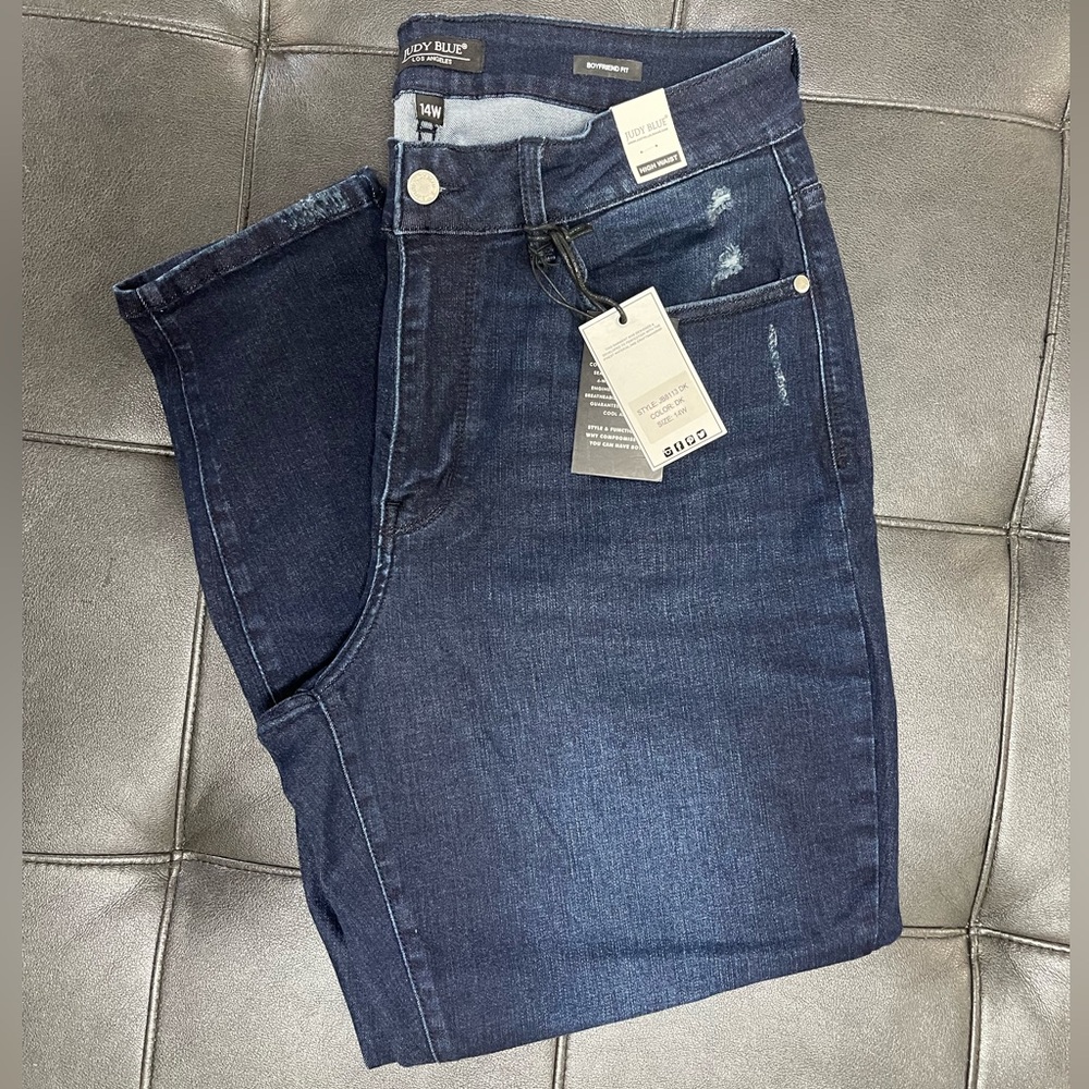 NWT Judy Blue Lightly Distressed Skinny Jeans